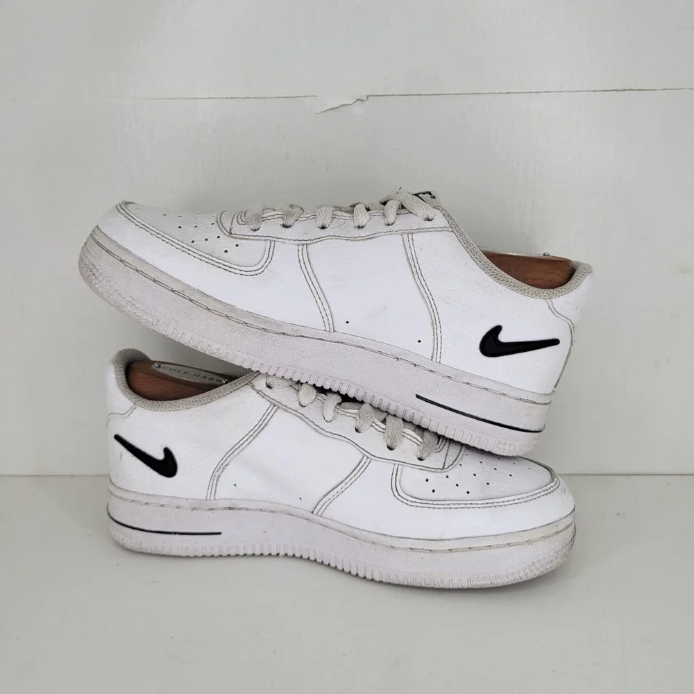 Nike Air Force 1 GS Cut Out Swoosh White/Black Womens Sz 6 Kids Sz 4Y DR7889-100